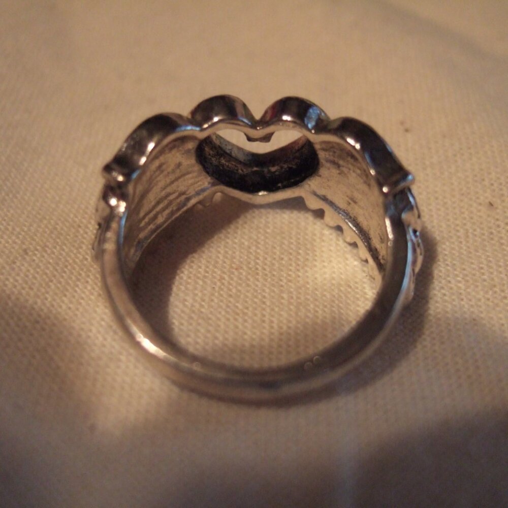 HEART WINGED RING - Picture 2 of 2